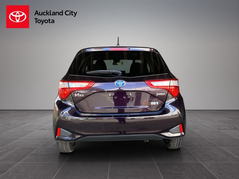 2017 Toyota Vitz 1.5 Hybrid Jewela 5Dr Hatch CV... image 4