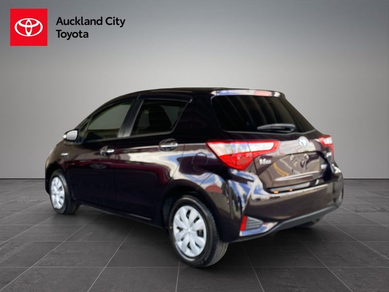 2017 Toyota Vitz 1.5 Hybrid Jewela 5Dr Hatch CV... image 5