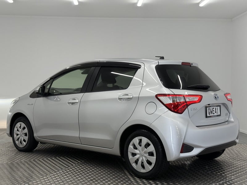 2017 Toyota Vitz 1.5 Hybrid U image 5