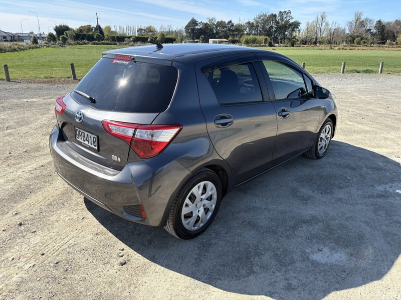 2017 Toyota Vitz 1.5 Hybrid U 5Dr Hatch CVT 2WD image 4