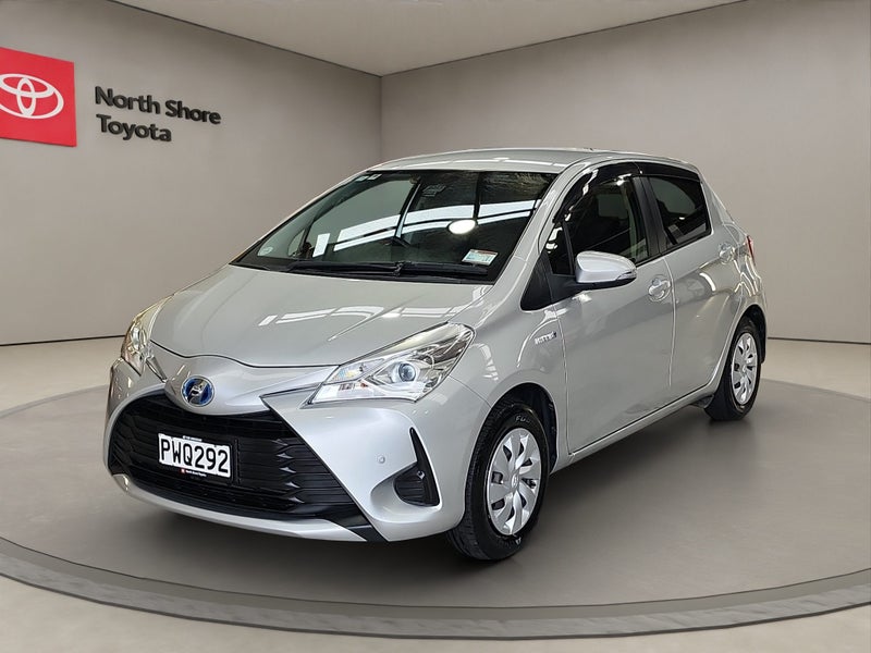 2017 Toyota Vitz 1.5L Hybrid F 2WD Hatchback image 3