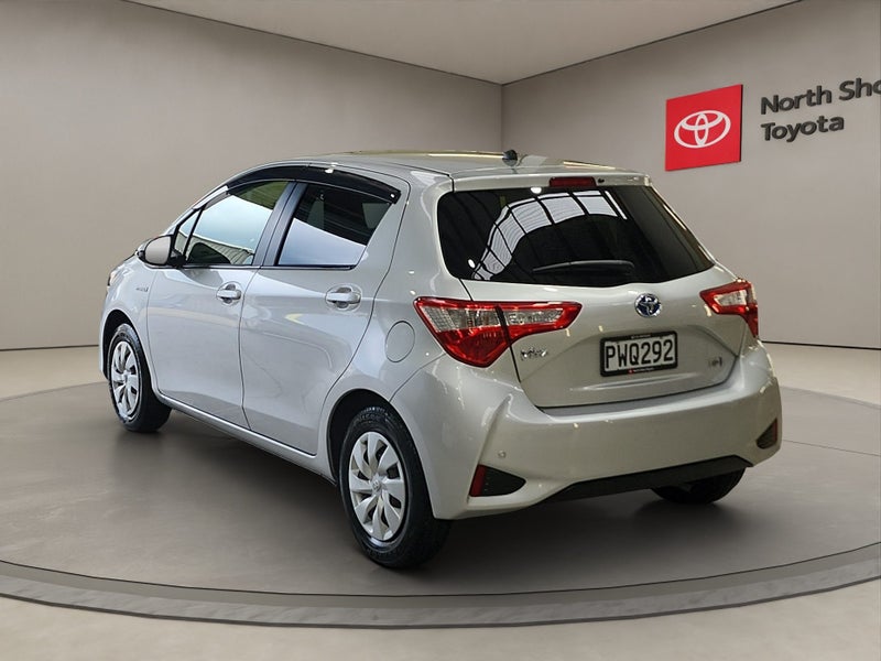 2017 Toyota Vitz 1.5L Hybrid F 2WD Hatchback image 5