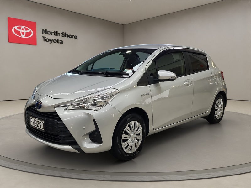 2017 Toyota Vitz 1.5L Hybrid F Hatchback FWD image 3