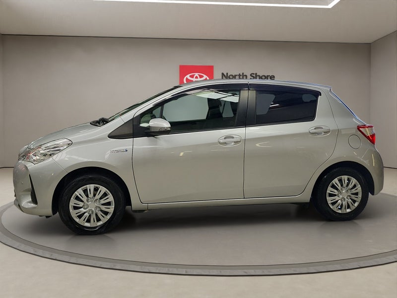 2017 Toyota Vitz 1.5L Hybrid F Hatchback FWD image 4