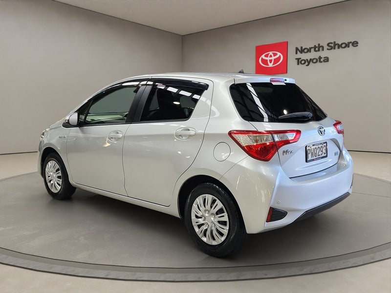 2017 Toyota Vitz 1.5L Hybrid F Hatchback FWD image 5