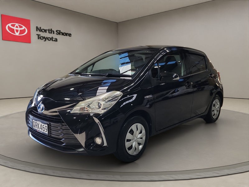 2017 Toyota Vitz 1.5L Hybrid Jewela Hatchback FWD image 3