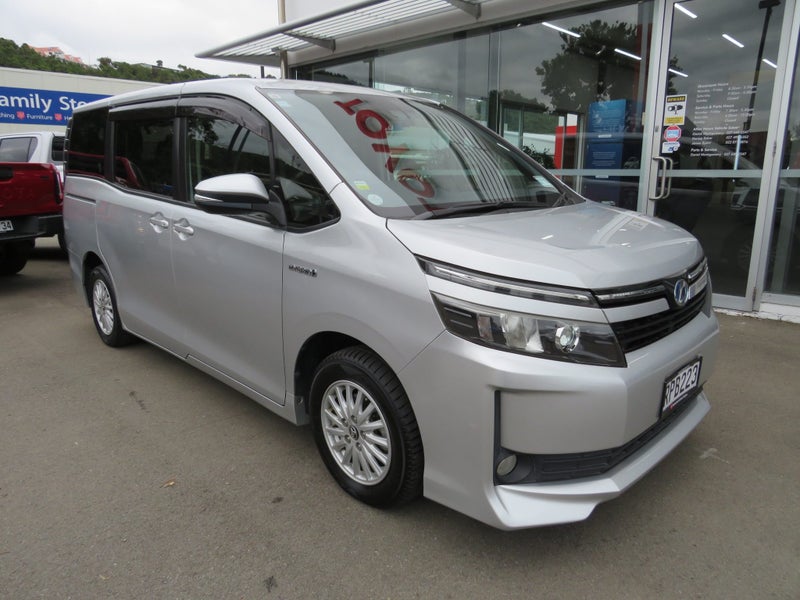 2017 Toyota Voxy 1.8 Hybrid 5 Dr Wagon CVT 2WD image 2