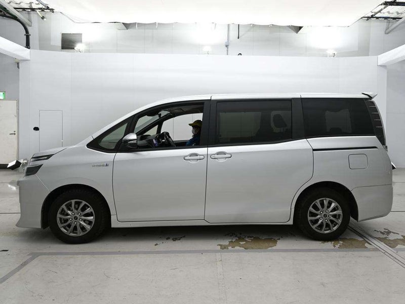 2017 Toyota Voxy 1.8 Hybrid CVT 2WD image 5