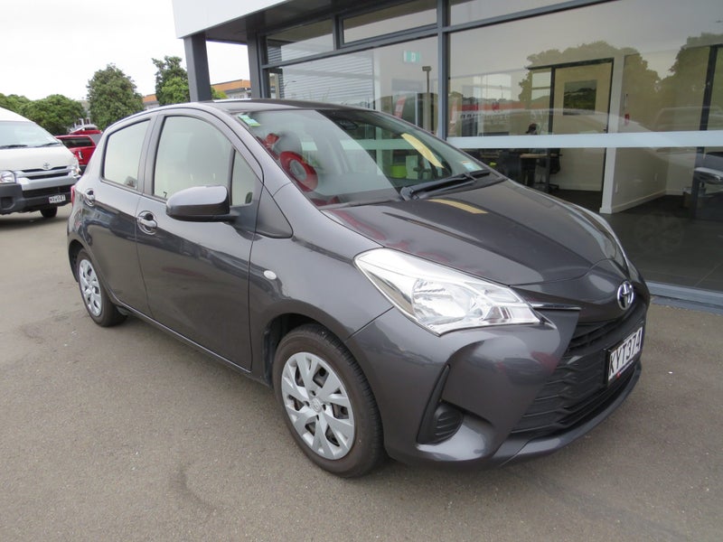 2017 Toyota Yaris GX 1.3P image 2