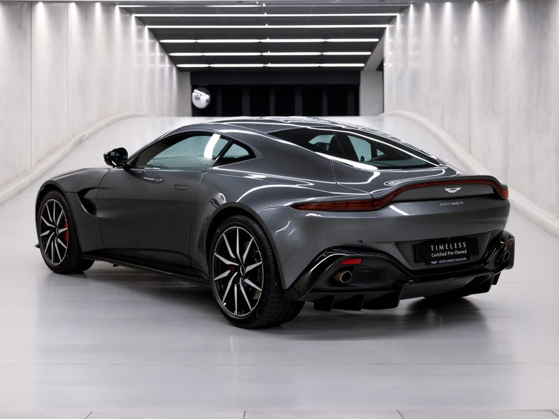 2018 Aston Martin Vantage Coupe image 2