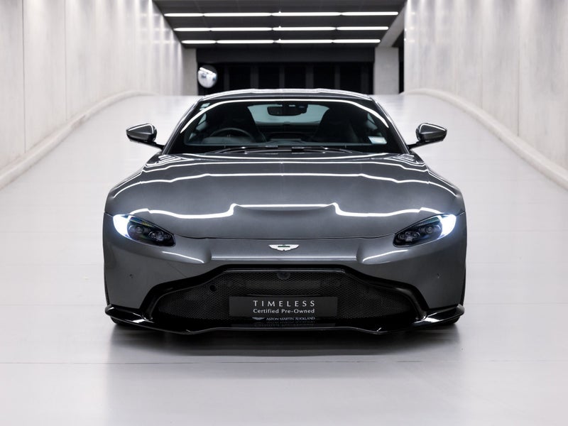 2018 Aston Martin Vantage Coupe image 3