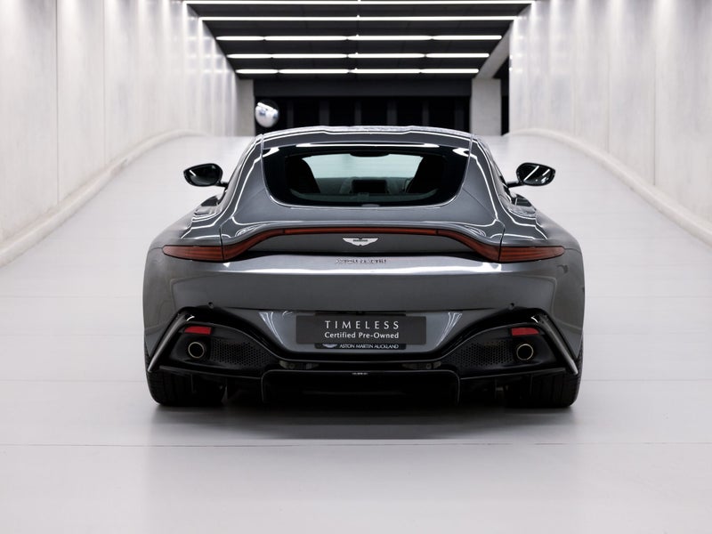2018 Aston Martin Vantage Coupe image 4