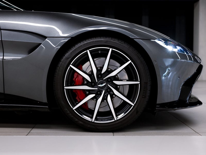 2018 Aston Martin Vantage Coupe image 5