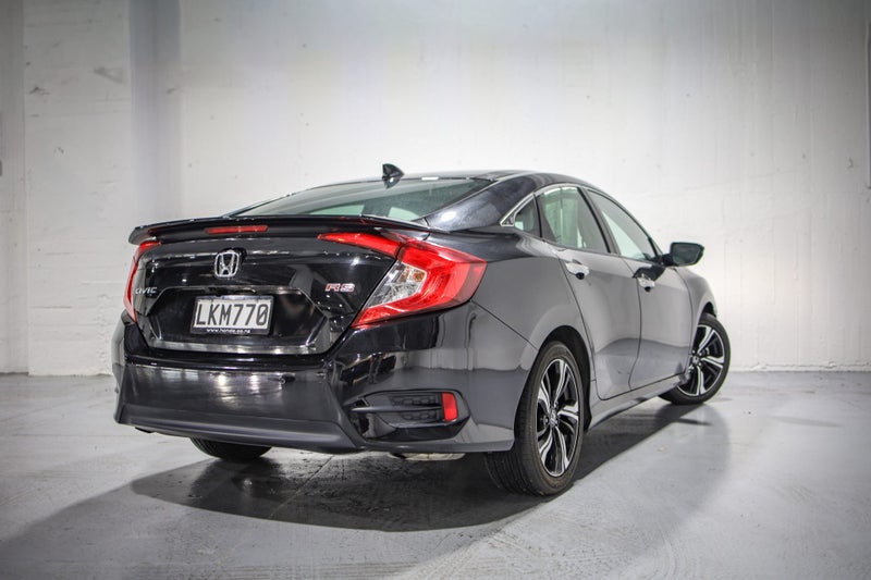 2018 Honda Civic RS Turbo image 4