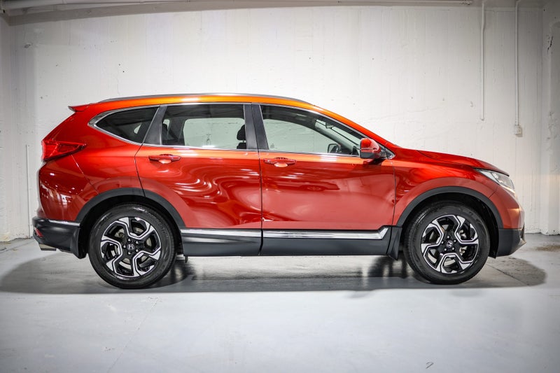2018 Honda CR-V 2WD Touring image 3