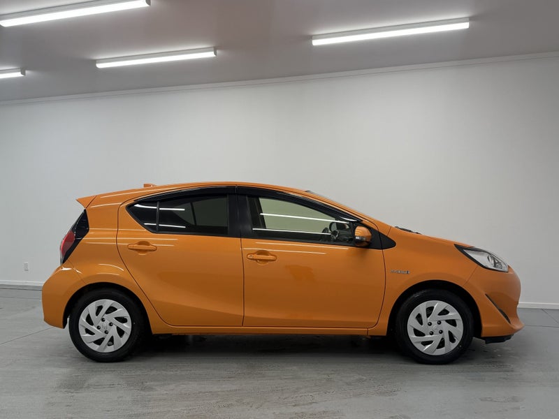 2018 Toyota Aqua 1.5 Hybrid image 3