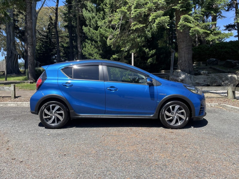2018 Toyota Aqua 1.5 Hybrid Crossover 5 Dr Hatc... image 3