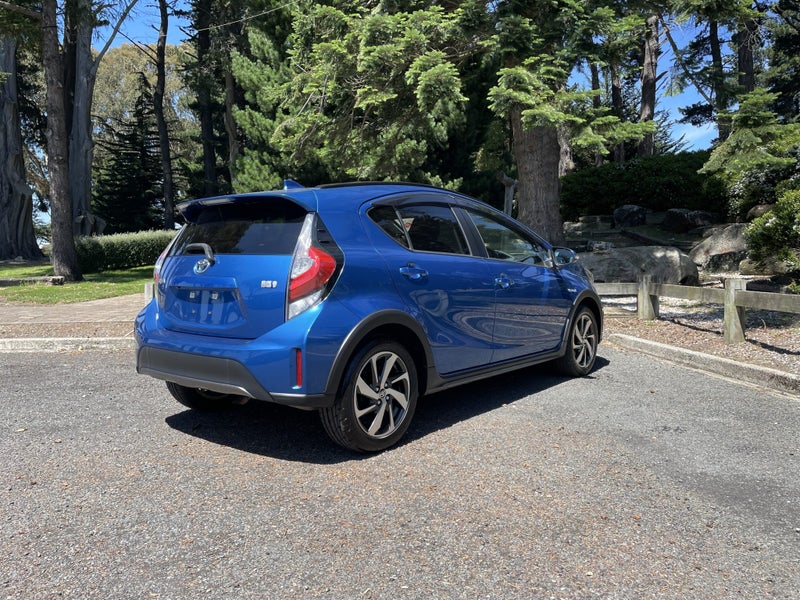 2018 Toyota Aqua 1.5 Hybrid Crossover 5 Dr Hatc... image 4