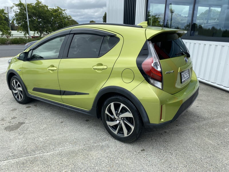 2018 Toyota Aqua 1.5 Hybrid Crossover 5 Dr Hatc... image 3