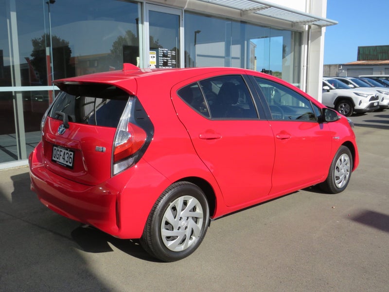 2018 Toyota Aqua 1.5 Hybrid G 5 Dr Hatch CVT image 5