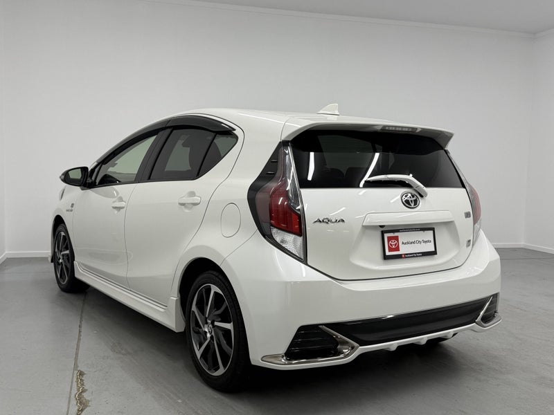2018 Toyota Aqua 1.5 Hybrid GR Sport image 2