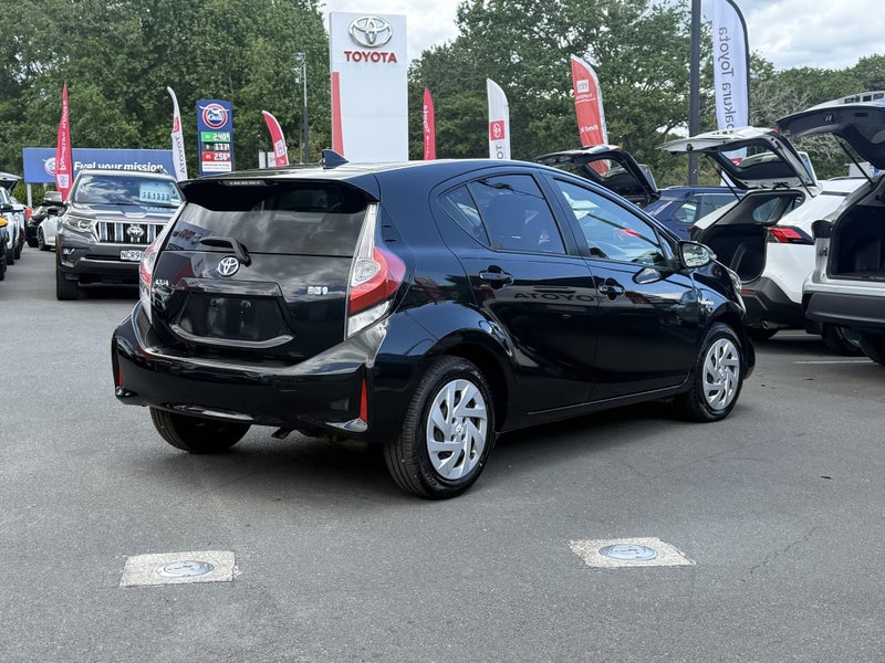 2018 Toyota Aqua 1.5 Hybrid S image 3