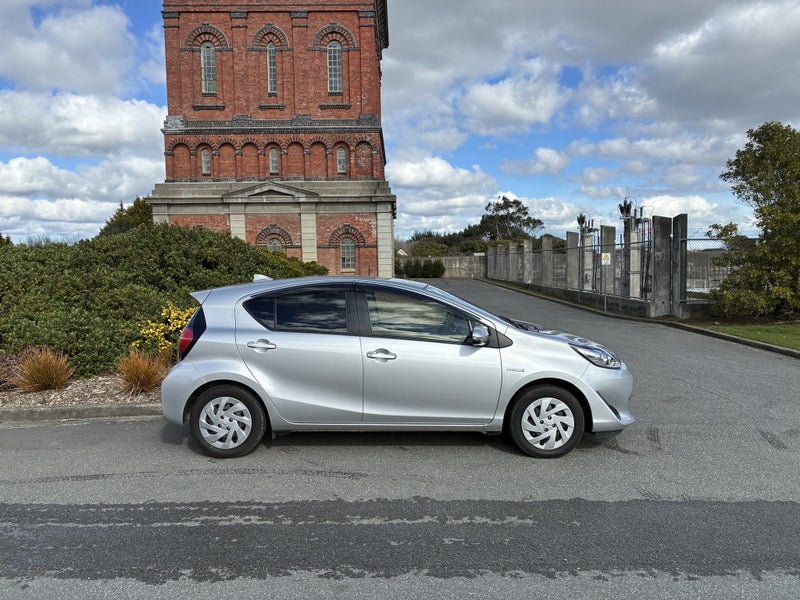 2018 Toyota Aqua 1.5 Hybrid S image 2