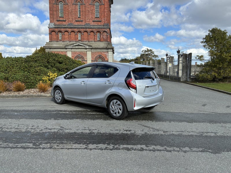 2018 Toyota Aqua 1.5 Hybrid S image 5
