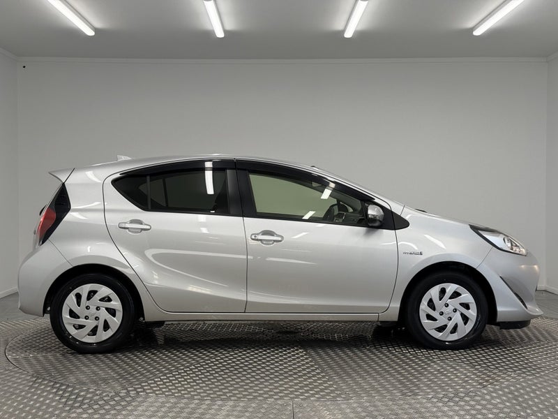 2018 Toyota Aqua 1.5 Hybrid S image 2