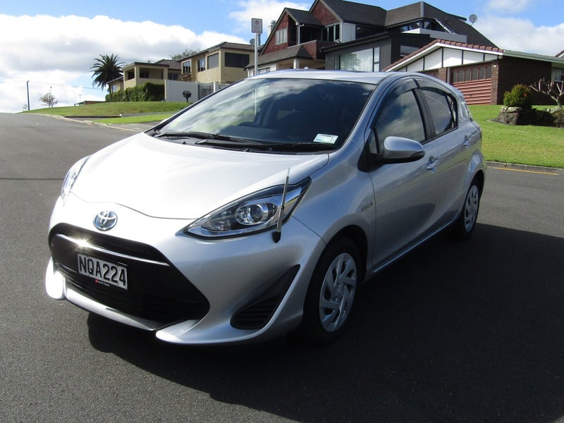 2018 Toyota Aqua 1.5 Hybrid S 5 Dr Hatch CVT 2WD image 3