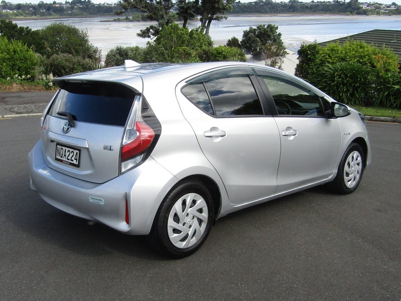 2018 Toyota Aqua 1.5 Hybrid S 5 Dr Hatch CVT 2WD image 4