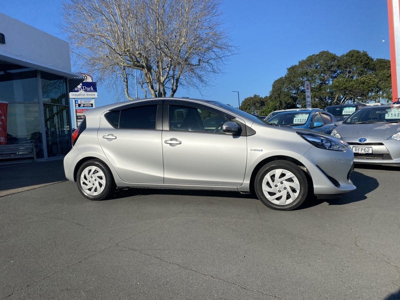 2018 Toyota Aqua 1.5 Hybrid S image 2