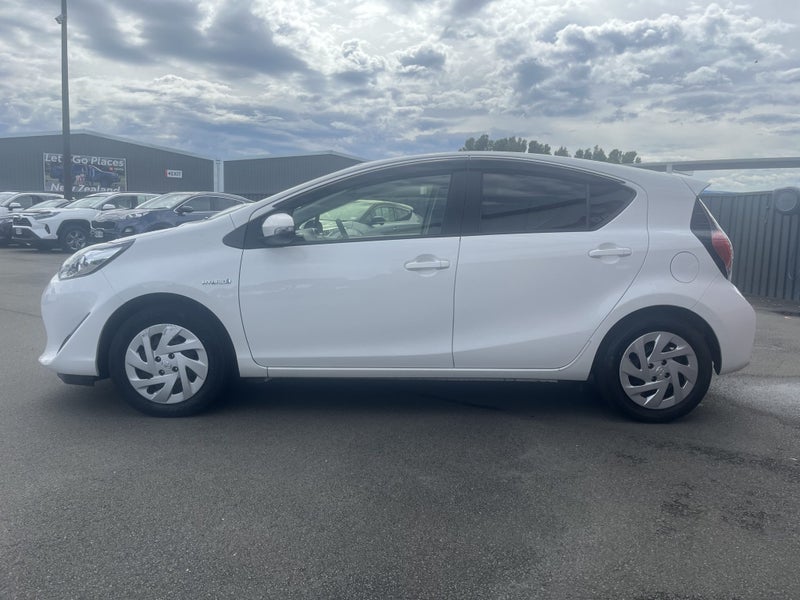 2018 Toyota Aqua 1.5 Hybrid S Automatic Hatch image 5