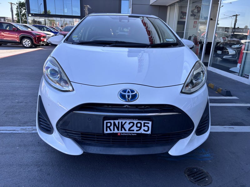 2018 Toyota Aqua 1.5 Hybrid S ECONOMICAL HATCH image 4