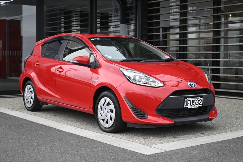 2018 Toyota Aqua 1.5 Hybrid S FWD Hatchback image 1