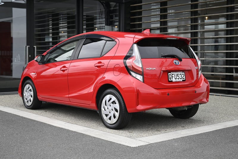 2018 Toyota Aqua 1.5 Hybrid S FWD Hatchback image 2