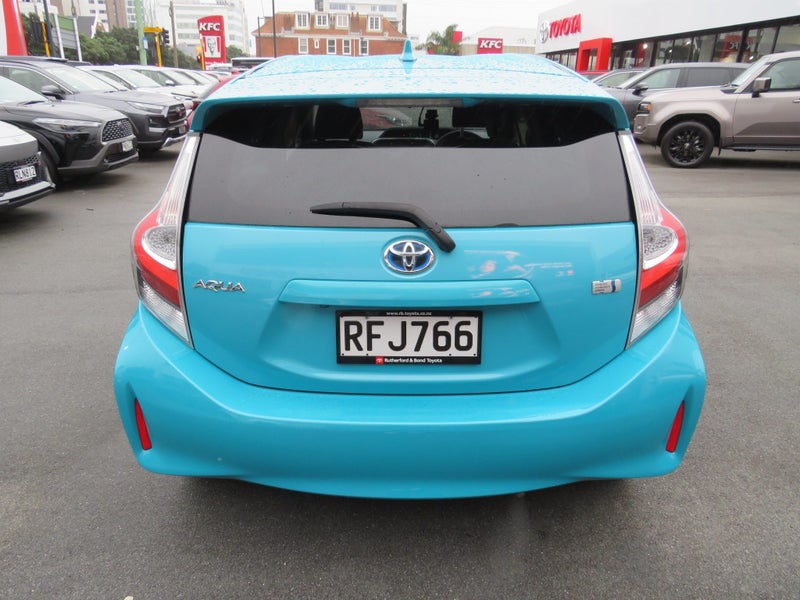 2018 Toyota Aqua 1.5 Hybrid S Hatch CVT image 5