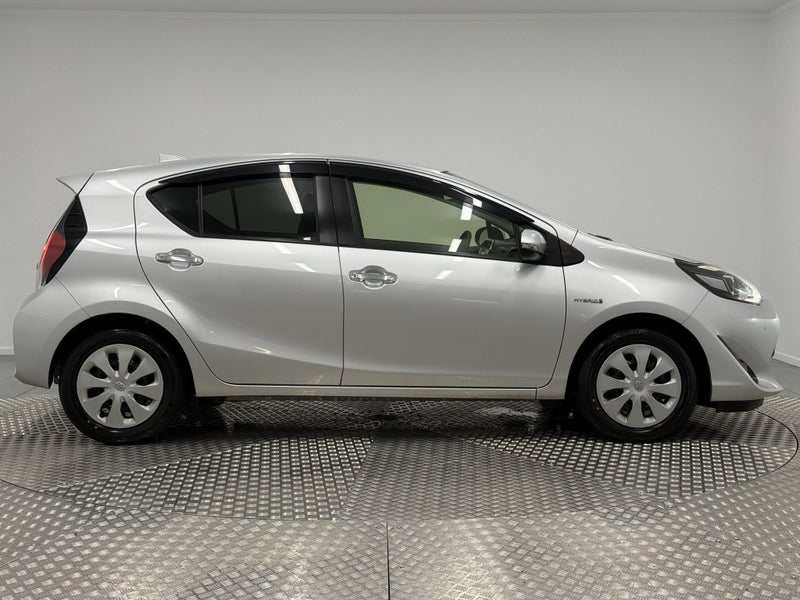 2018 Toyota Aqua 1.5 Hybrid S Style image 2