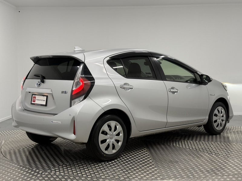 2018 Toyota Aqua 1.5 Hybrid S Style image 3