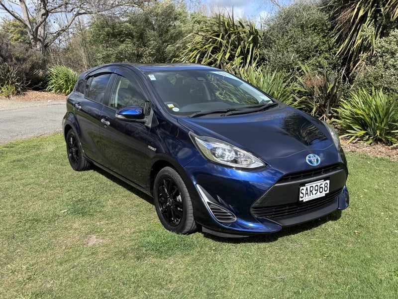 2018 Toyota Aqua 1.5 Hybrid S Style Black 5 Aut... image 3