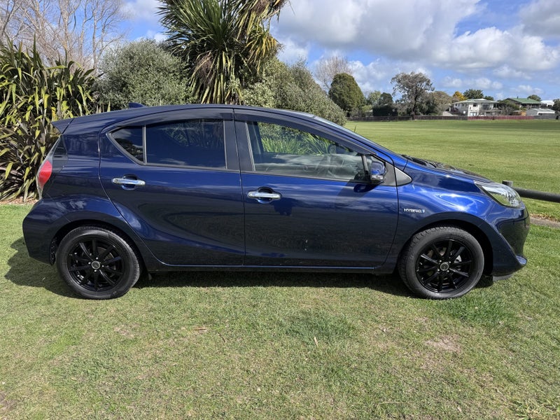 2018 Toyota Aqua 1.5 Hybrid S Style Black 5 Aut... image 5
