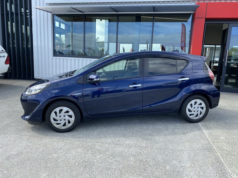 2018 Toyota Aqua 1.5 Hybrid S Style Black 5 Dr... image 2