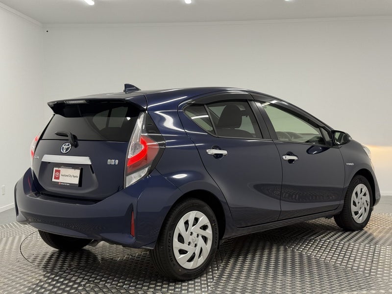 2018 Toyota Aqua 1.5 Hybrid S Style Black image 3
