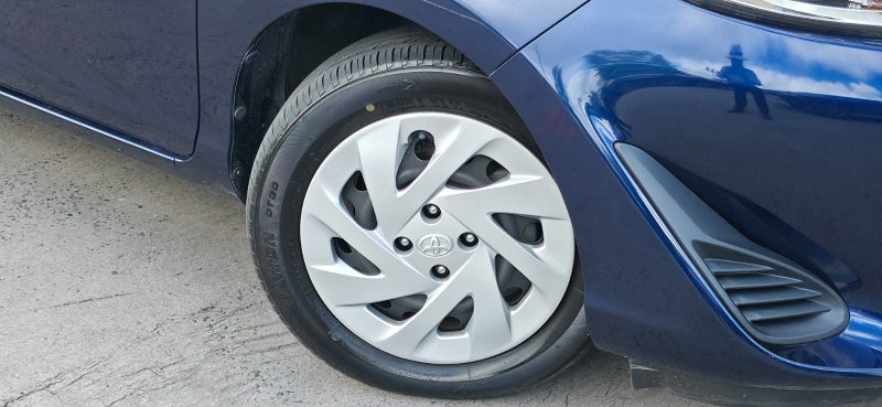 2018 Toyota Aqua 1.5 Hybrid S Style Black image 3