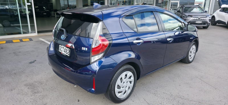 2018 Toyota Aqua 1.5 Hybrid S Style Black image 4