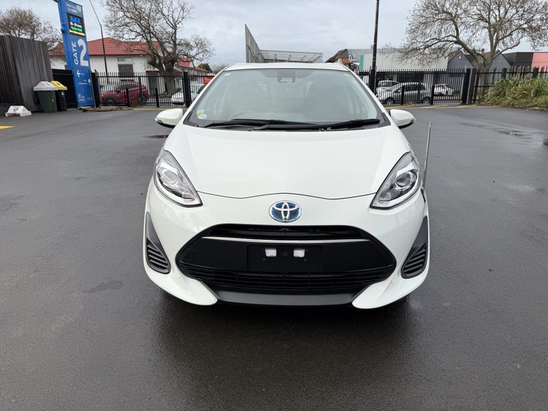 2018 Toyota Aqua 1.5 Hybrid S Style Black Hatch... image 2
