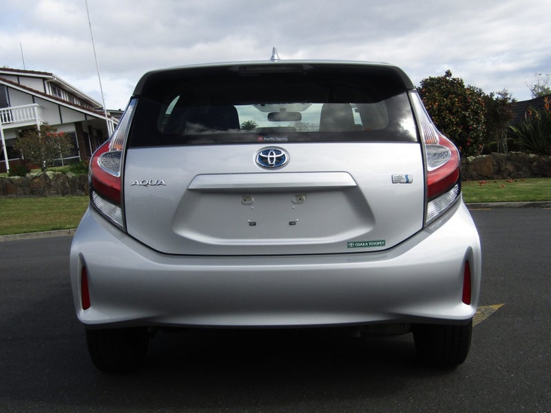 2018 Toyota Aqua 1.5 L 5Dr Hatch image 5