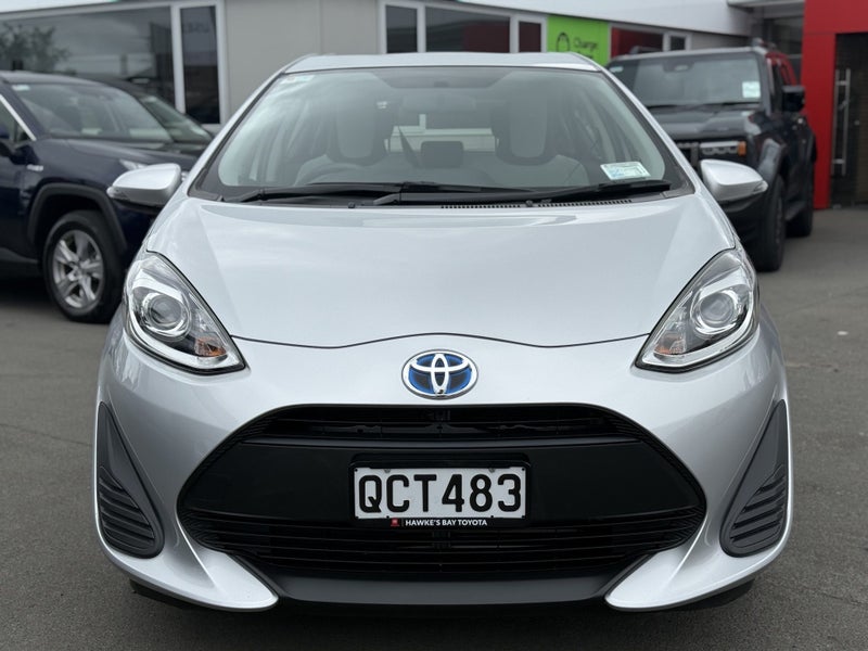 2018 Toyota Aqua 1.5 L 5Dr Hatch image 4