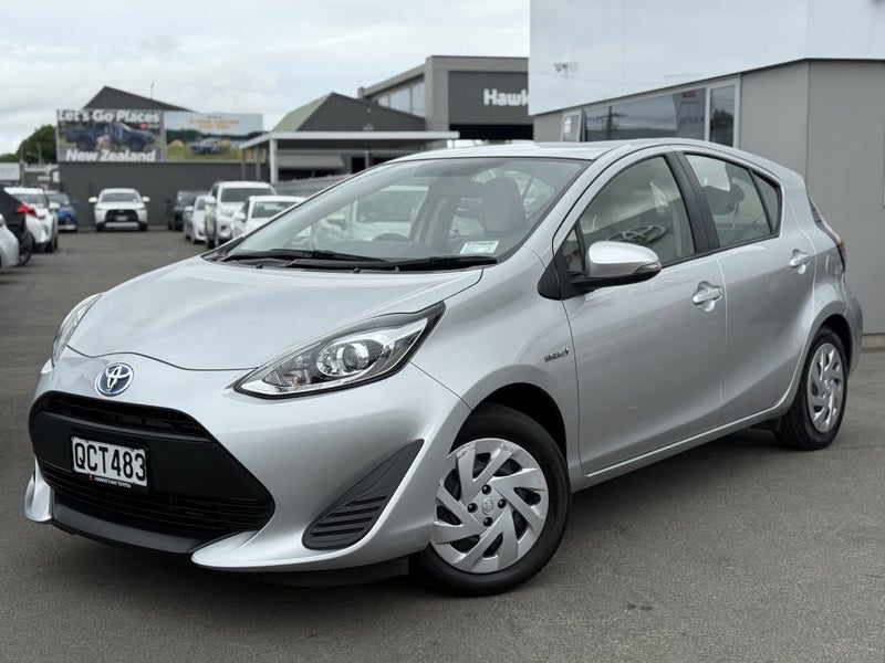 2018 Toyota Aqua 1.5 L 5Dr Hatch image 5