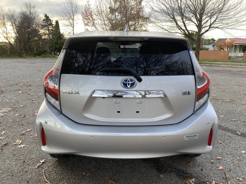 2018 Toyota Aqua 1.5L Hybrid S Style CVT FWD Hatch image 5
